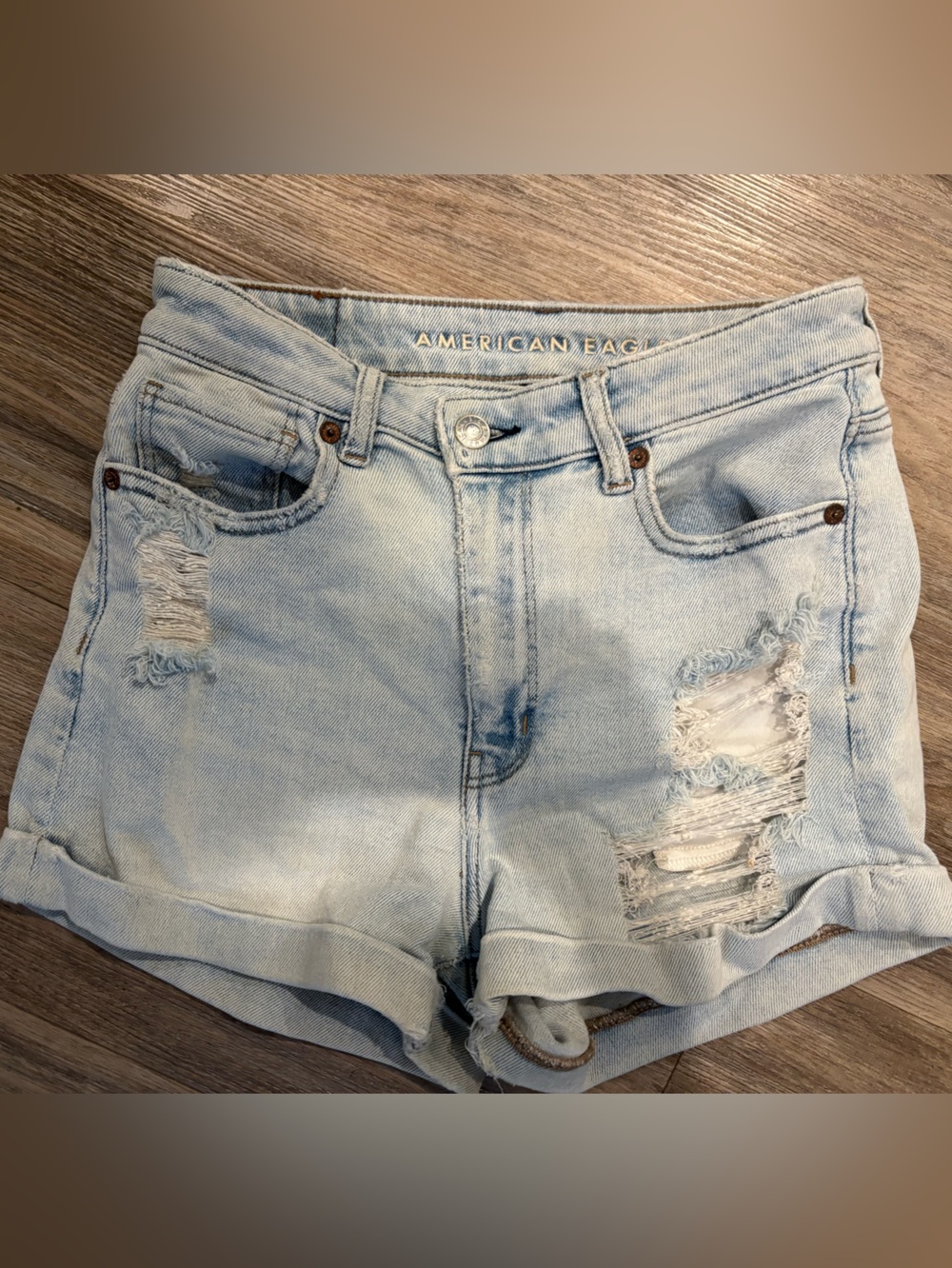 American Eagle AE Mom Jean Short Size 2. Old label.